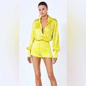 Alexis Callisto yellow silky shorts - size medium
